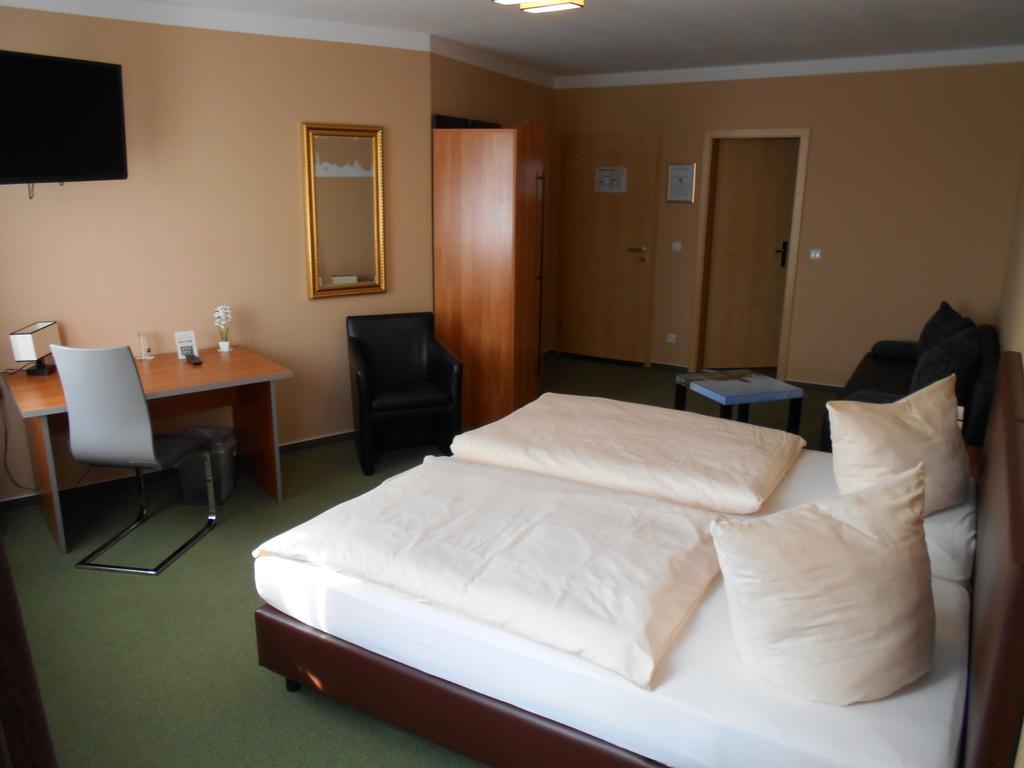 Siu Hotel Magdeburg Room photo